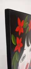 Carica l'immagine nel visualizzatore di Gallery, "Amurusa con fiori rossi"